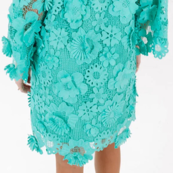 Elegant Floral Lace Midi Dress in Turquoise - Picture 4 of 5